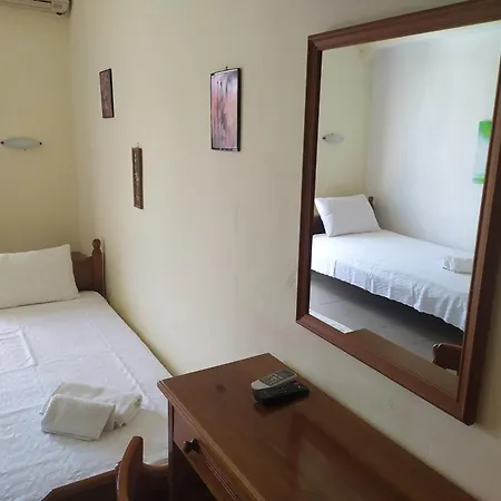 Ermou Studios Loutra Edipsou  Room photo